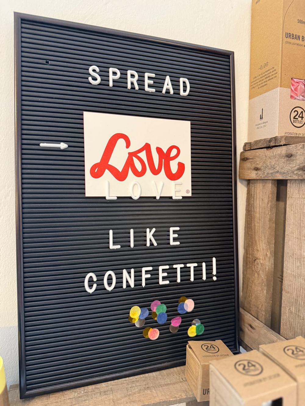 Letterboard: Spread love like confetti
